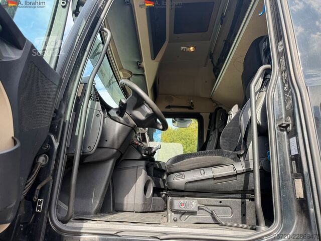 Lielapjoma vilcējs Mercedes-Benz Actros 1848 GigaSpace Retarder verstellbare Sattelkupplung