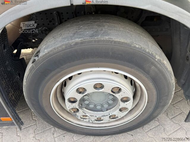 Lielapjoma vilcējs Mercedes-Benz Actros 1848 GigaSpace Retarder verstellbare Sattelkupplung