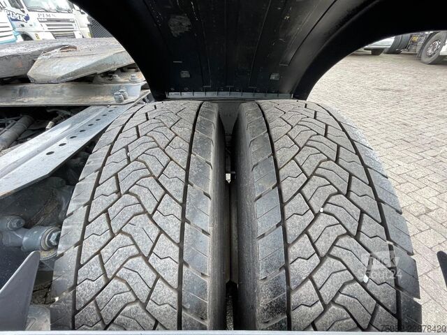 Standaard trekker Iveco S-WAY 460 335368 km! RETARDER, CNG, ACC, 2X FUE...
