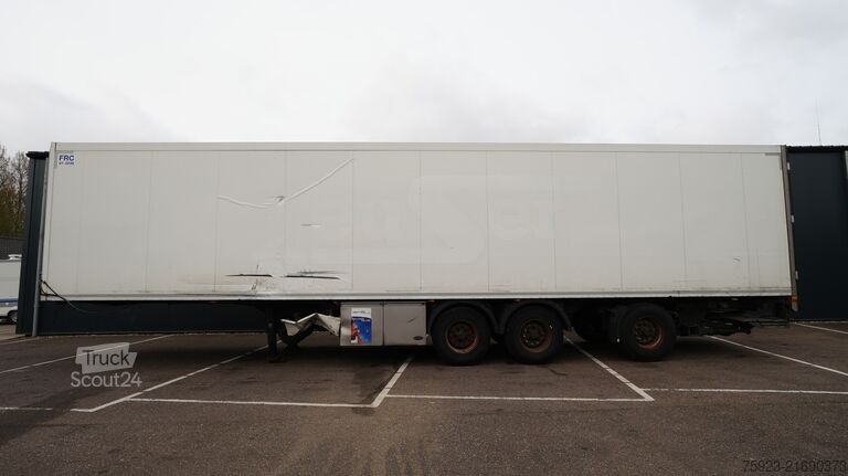 Kølet/frosset transport Krone 3 axle frigo trailer damaged side