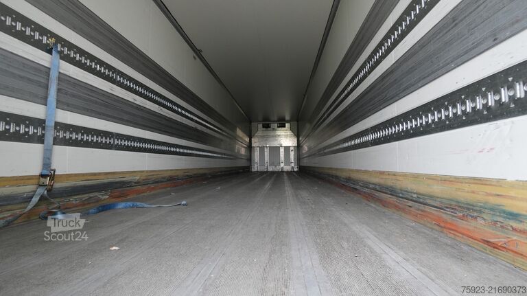 Kølet/frosset transport Krone 3 axle frigo trailer damaged side