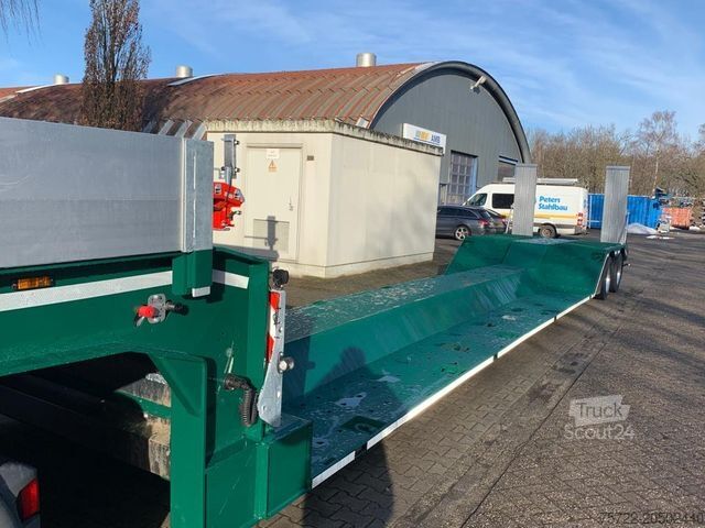 Zema profila puspiekabe PAVIC 2-Achs Forstmaschinen Tieflader Typ: STLT2Z