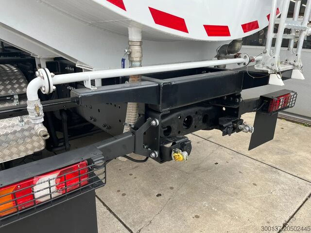 Camião-cisterna Mercedes-Benz Axor 3344 6x4 Water Tank Truck