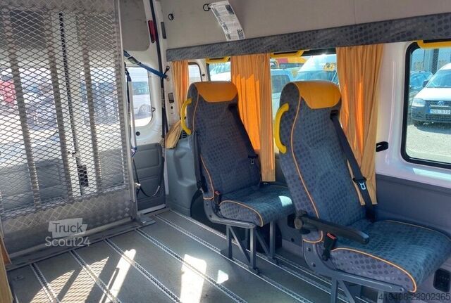 Preprava pasažierov Ford Transit 2.2 TDCi 330 - 9 SEATS
