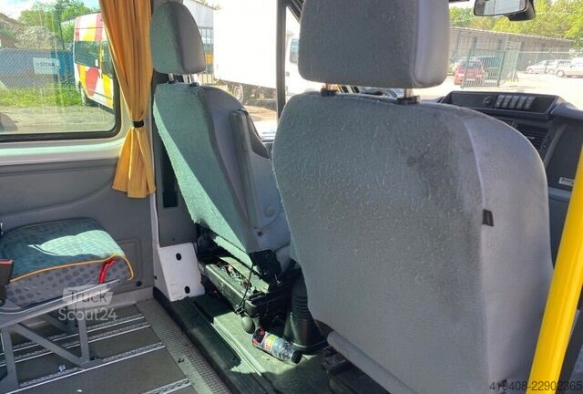 Preprava pasažierov Ford Transit 2.2 TDCi 330 - 9 SEATS
