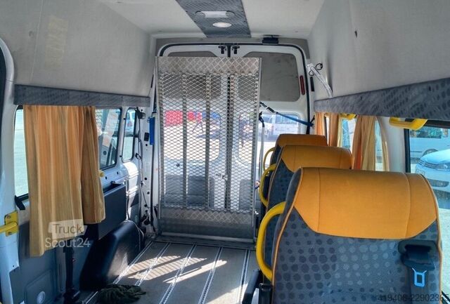 Preprava pasažierov Ford Transit 2.2 TDCi 330 - 9 SEATS