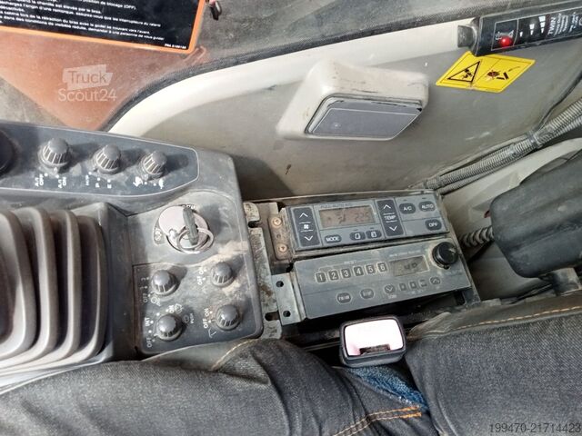 Sloopexcavator Hitachi ZX350LC-3 with standard earth boom and long-front boom