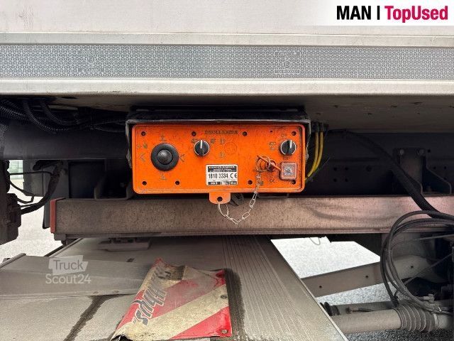 Caminhão para fins especiais MAN TGM 18.320 4X2 BL