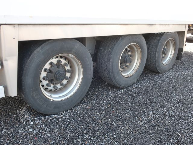 Frigorifik yarı römork Chereau 3 Achs Tiefkühler mit Carrier Maxima 2.700 mm