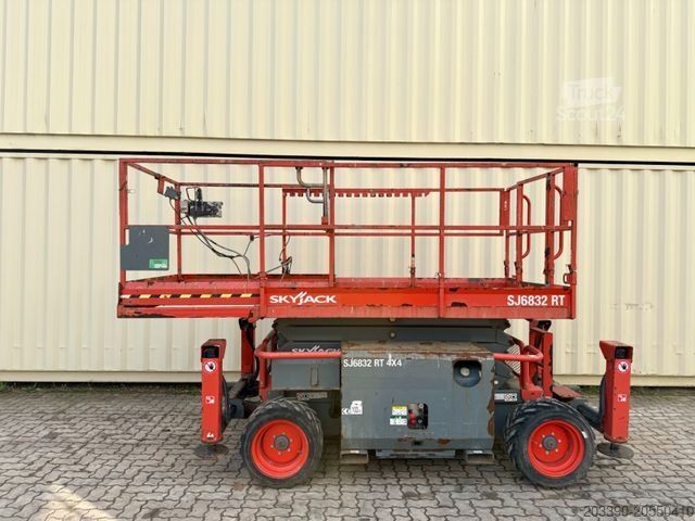 Platforma robocza Skyjack SJ6832RT 4x4 Diesel, 11.8 Meter, 1.182 H