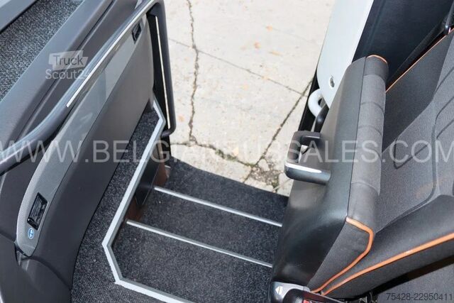  Mercedes-Benz Tourismo 15RHD / Full Options / New model /12,3m