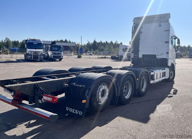 Chassis Volvo FH 650 8x4 / Truck chassis / Sleeper cab