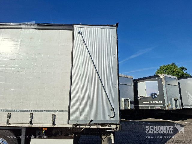 Otvorena poluprikolica sa ceradom Schmitz Cargobull Curtainsider Standard Getränke