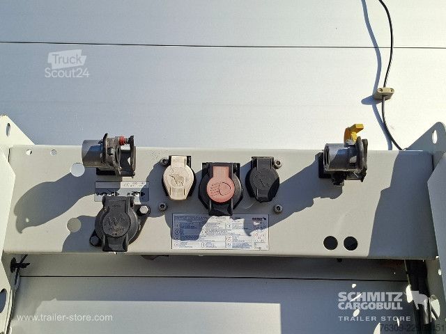 Otvorena poluprikolica sa ceradom Schmitz Cargobull Curtainsider Standard Getränke