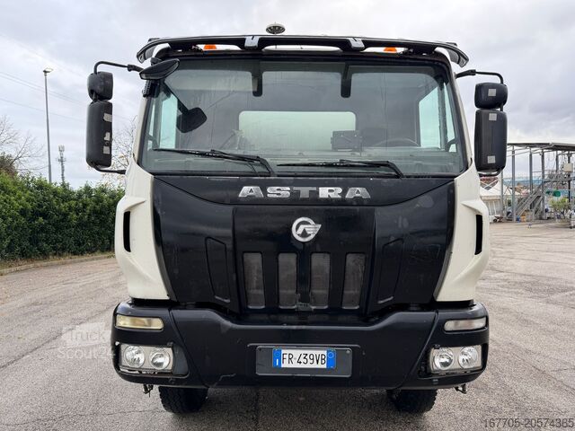 Camión hormigonera Astra HD8 84.48-80