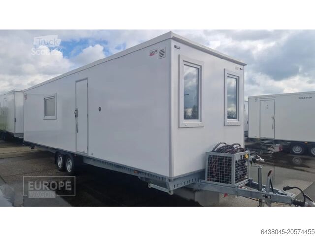 Iroda/lakókonténer EASYWAGON 900cm woon-unit met 4 slaapkamers