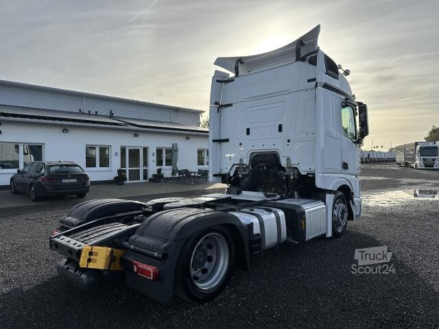 Trattore stradale volumetrico Mercedes-Benz 1853 LSNRL Actros BigSpace Retarder Lowliner