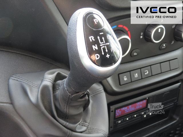 Vrachtwagen met bakwagen IVECO Daily 70C18HA8/P Koffer/LBW, Klima, NL 3228kg