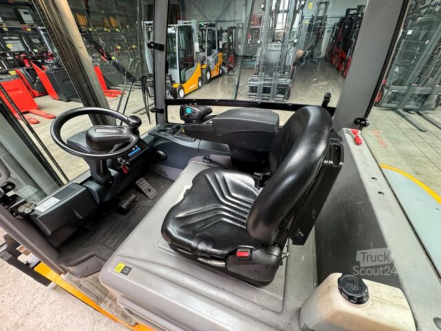 S+UVV 07/27 Oldalsó védelem. Elektromos, 6 532 üzemóra Jungheinrich EFG 430