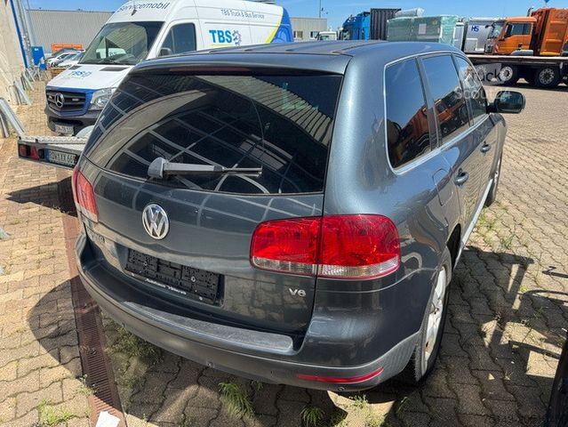 Pick-up VOLKSWAGEN Touareg 3.2 V6/ GETRIEBESCHADEN /Motor läuft!