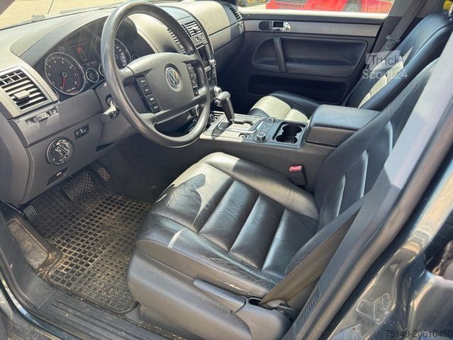 Pick-up VOLKSWAGEN Touareg 3.2 V6/ GETRIEBESCHADEN /Motor läuft!