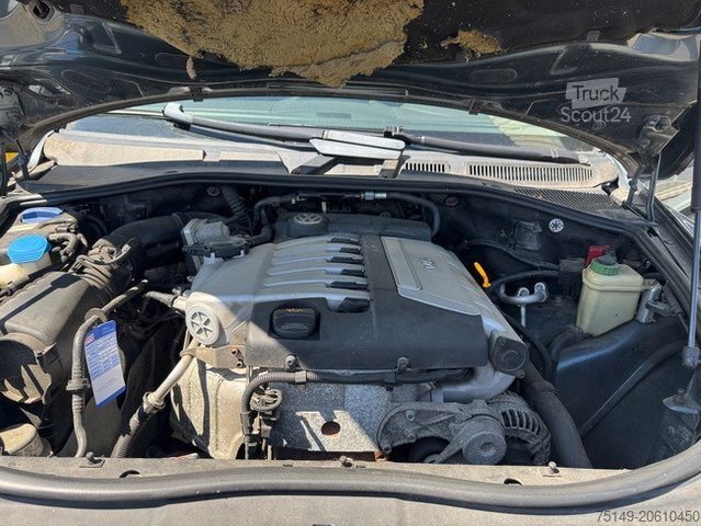 Pick-up VOLKSWAGEN Touareg 3.2 V6/ GETRIEBESCHADEN /Motor läuft!