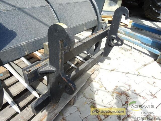 Véhicule forestier Schäffer PALETTENGABEL