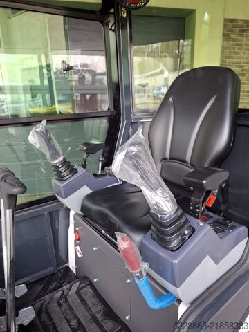 Mini-pelle 1,2t avec châssis à voie variable et flèche articulée GERMAG BX12c
