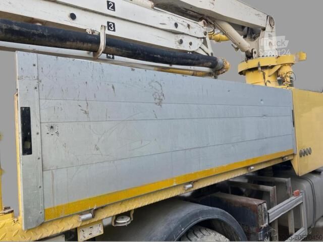 Caminhão bomba de concreto Iveco TRAKKER 400