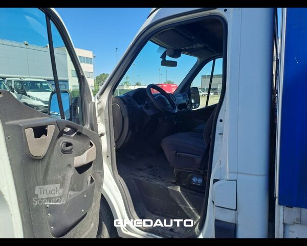 Minibús RENAULT V.I. Renaul master cassone con centina fissa