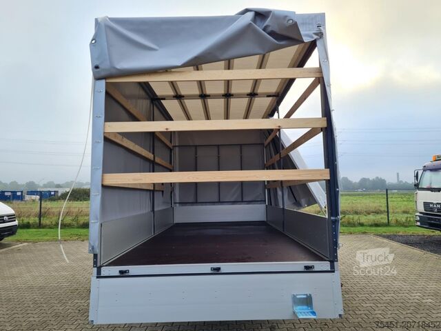 Samochód dostawczy z plandeką Renault Master Pritsche Schiebe Plane 10 Pal. LUFTFEDERUNG