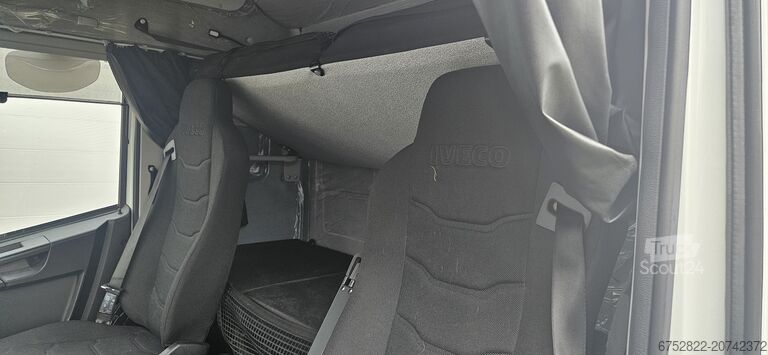 бордов камион с брезент Iveco EuroCargo 120
