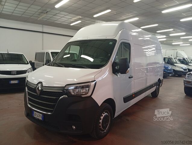 Long wheelbase van Renault Master L