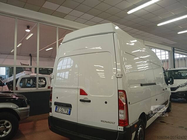 Long wheelbase van Renault Master L