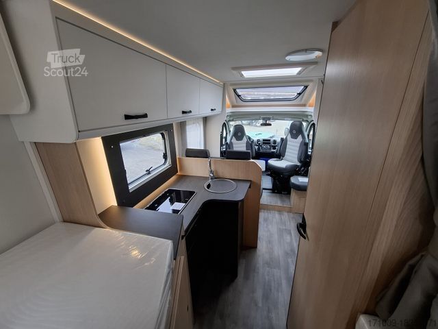 Autorulotă semi-integrată SUNLIGHT Adventure T 67S TV-Paket Combi 6E AWT isoliert