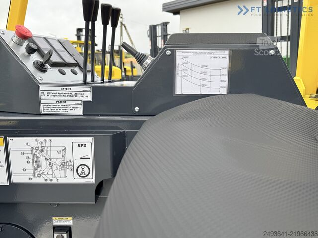 Fyrvägstruck Combilift CB4000 TRIPLEX 5200 FREE-LIFT POSITIONER