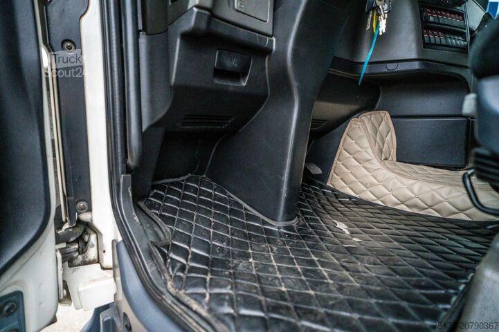 Standard tractor MAN TGX 18.440 XLX BLS