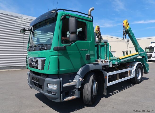Autocarro con pala caricatrice MAN TGM 18.320 BL 4x2