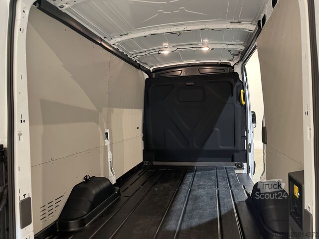 Bestelwagen Ford E-Transit 350 L2H2 Trend 68 kWh 184 PK / 100% E...