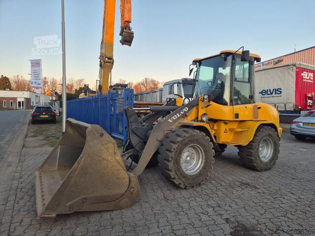 Nakladač Volvo L 35 B -Z