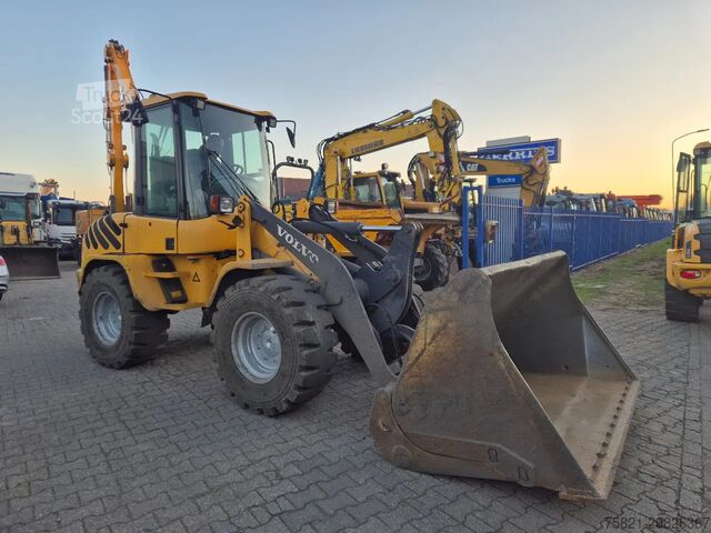 Nakladač Volvo L 35 B -Z