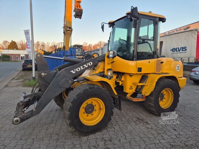 Nakladač Volvo L35 G
