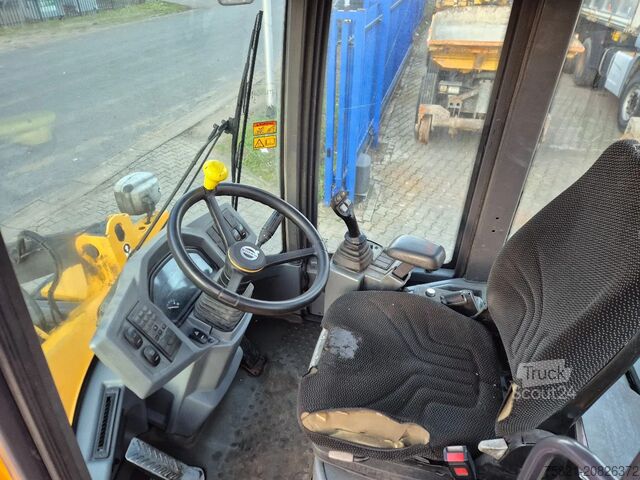 Nakladač Volvo L35 G