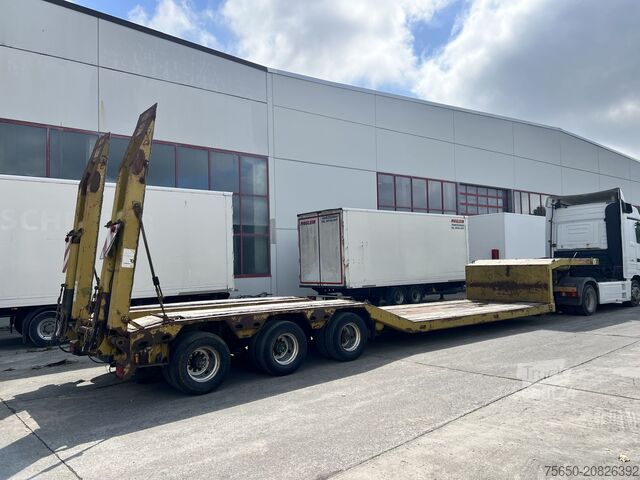 Nízkopodlažný náves LANGENDORF SATBUE 30/38  3 Achs Tiefbett- Satteltieflader