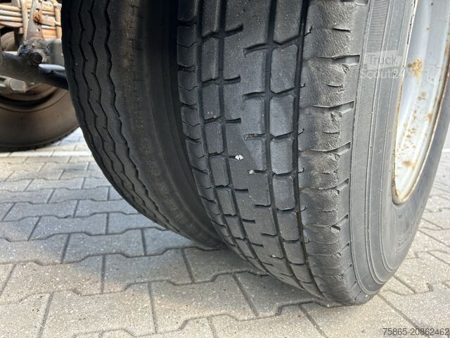 Transport af containere Fruehauf ED 24 / 2 as Blad - Spring / Container 20 FT / ...