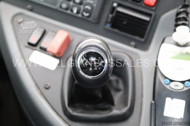 Turistični avtobus Mercedes-Benz Tourismo 16RHD M2 / Lift / USB / Full Options