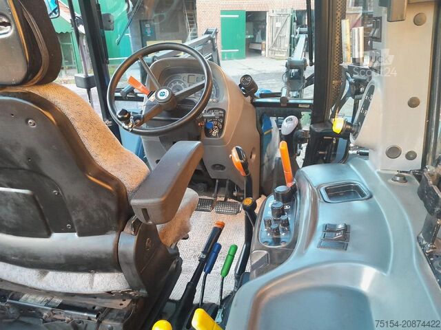 Трактор New Holland TL90A (4WD)