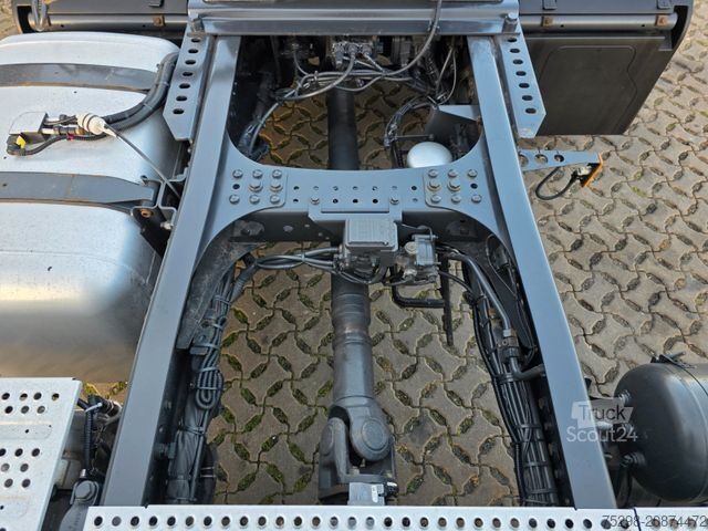 Standard SZM MERCEDES-BENZ Actros 1843