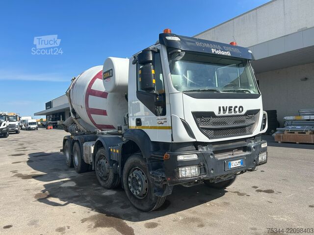 Kamion mikser za beton Iveco Trakker 450