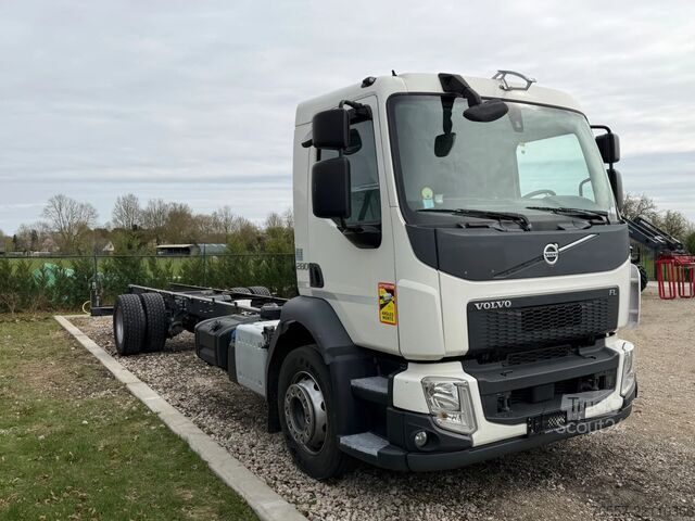 Fahrgestell mit Fahrerhaus Volvo FE 280 FL 280.18 EURO6 2018 Motor defect.